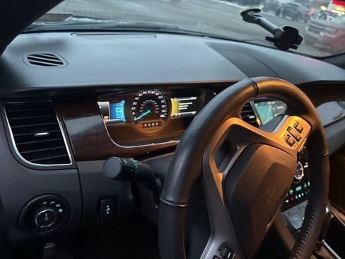 Used 2018 Ford Taurus Limited image 35