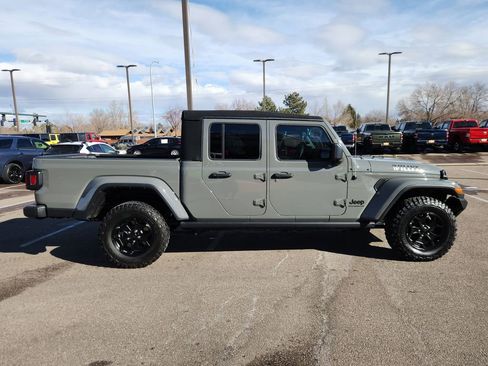 Used 2023 Jeep Gladiator Willys image 2