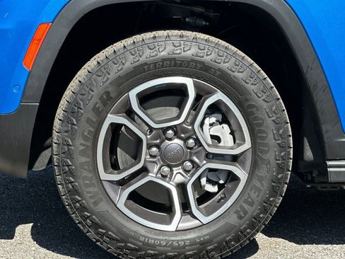 New 2023 Jeep Grand Cherokee Trailhawk w/ Advanced Protech Group II AWD/4WD image 25