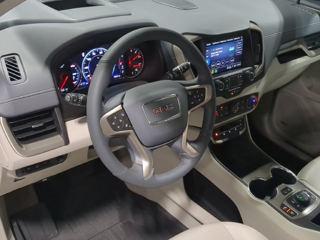 Used 2024 GMC Terrain Denali w/ Denali Premium Package AWD/4WD image 10