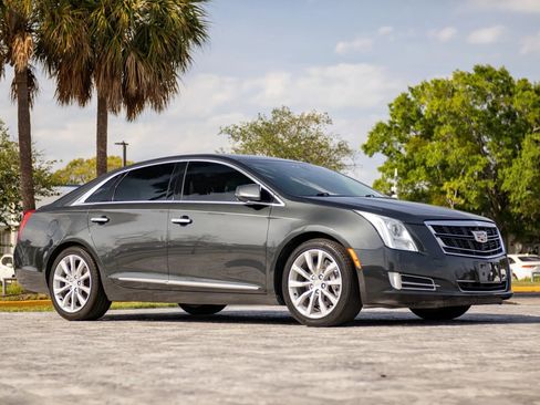 Used 2016 Cadillac XTS Luxury AWD/4WD image 2