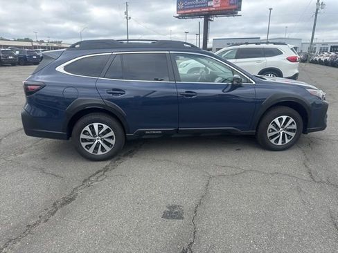 Certified 2025 Subaru Outback Premium w/ Popular Package #1 AWD/4WD image 8