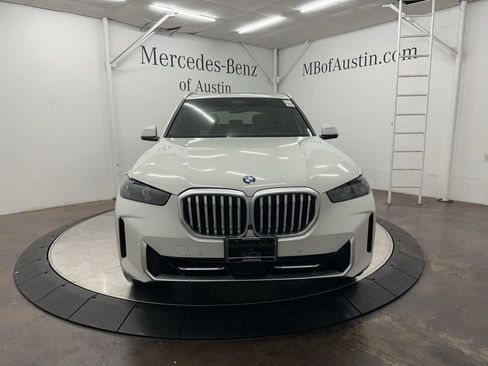 Used 2024 BMW X5 xDrive40i w/ Parking Assistance Package AWD/4WD image 2