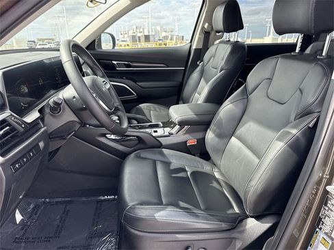 Used 2023 Kia Telluride S w/ S Sunroof Package image 11