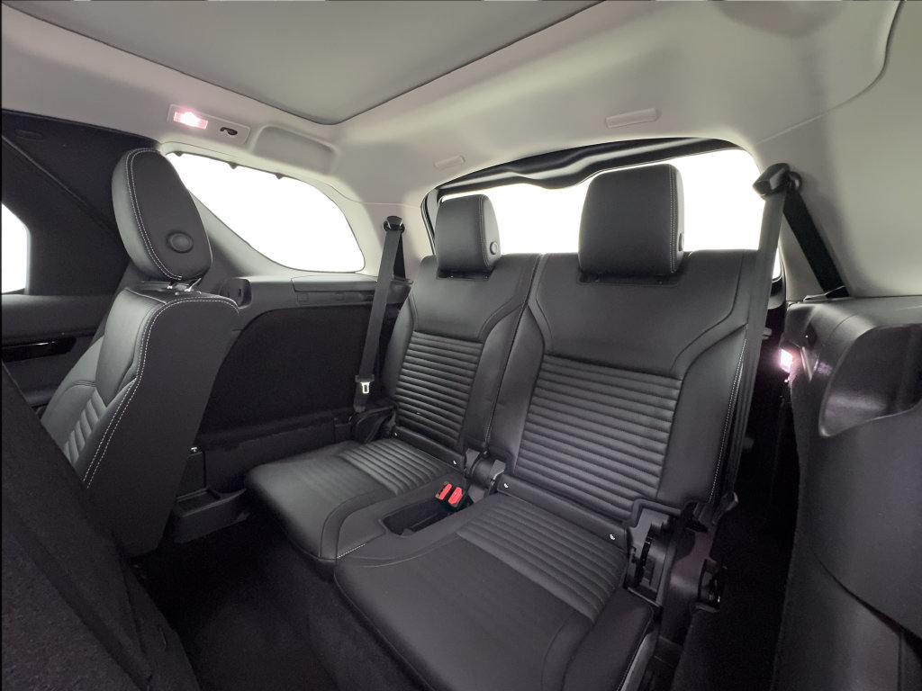 Used 2023 Land Rover Discovery S AWD/4WD image 28