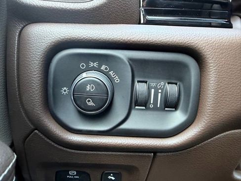 New 2026 RAM 1500 Laramie AWD/4WD image 23