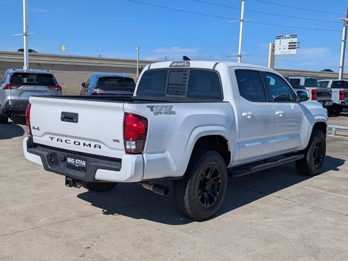 Used 2019 Toyota Tacoma SR5 image 3