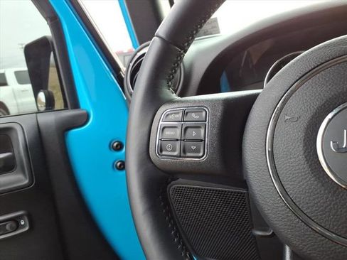 Used 2018 Jeep Wrangler Sport image 17