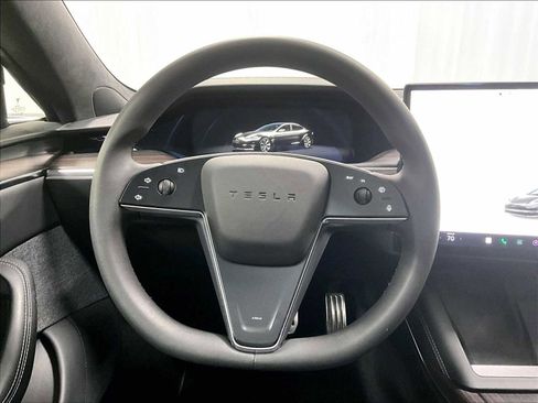 Used 2023 Tesla Model S image 18