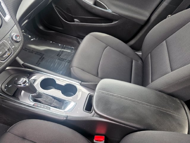 Used 2018 Chevrolet Malibu LT FWD image 29