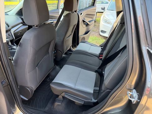 Used 2017 Ford Escape SE image 13