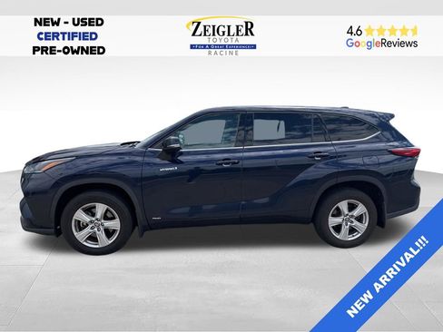 Used 2021 Toyota Highlander LE AWD/4WD image 2