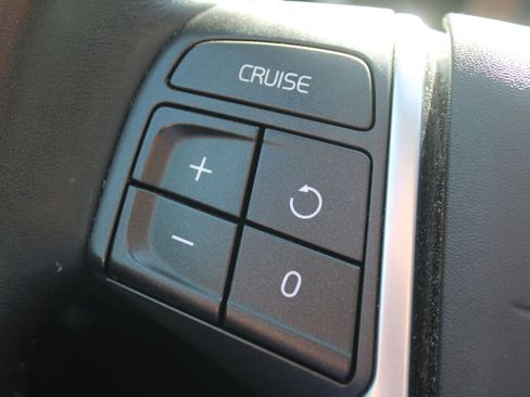 Used 2017 Volvo XC60 T6 Dynamic w/ Climate Package image 29