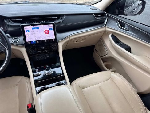 Used 2022 Jeep Grand Cherokee L Limited image 20