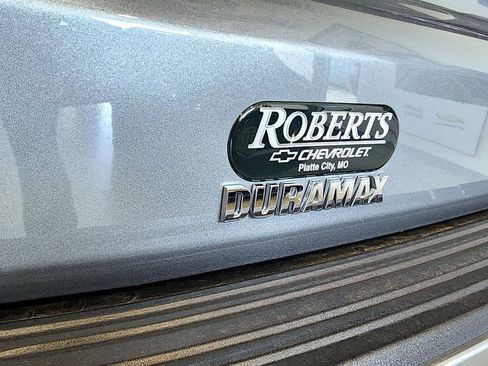 Used 2025 Chevrolet Suburban Premier AWD/4WD image 8