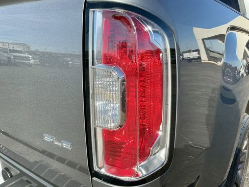 Used 2020 GMC Canyon SLE w/ Elevation Edition image 16