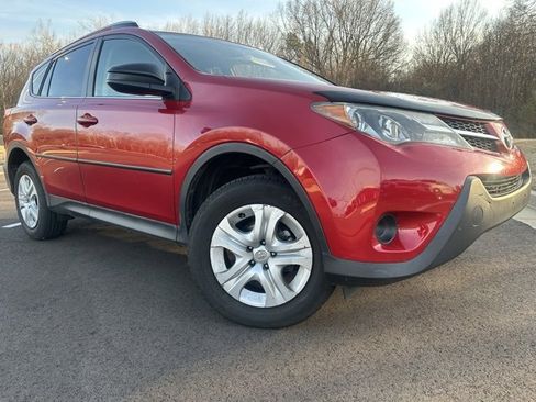 Used 2014 Toyota RAV4 LE image 2
