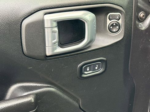 Used 2023 Jeep Wrangler Unlimited Rubicon 4xe w/ Steel Bumper Group image 24