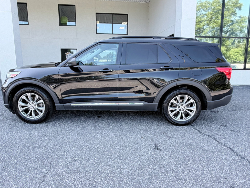 Used 2023 Ford Explorer XLT w/ Equipment Group 202A RWD image 5