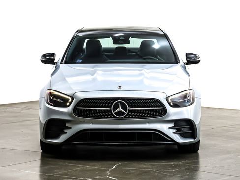Used 2022 Mercedes-Benz E 350 Sedan image 3
