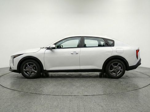 Used 2025 Kia K4 FWD image 5
