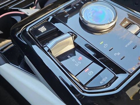 New 2026 BMW 530i xDrive w/ M Sport Package image 14