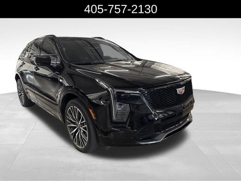 Used 2024 Cadillac XT4 Sport FWD image 2