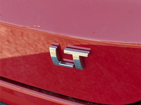 New 2026 Chevrolet Trax LT w/ Sunroof Package image 5