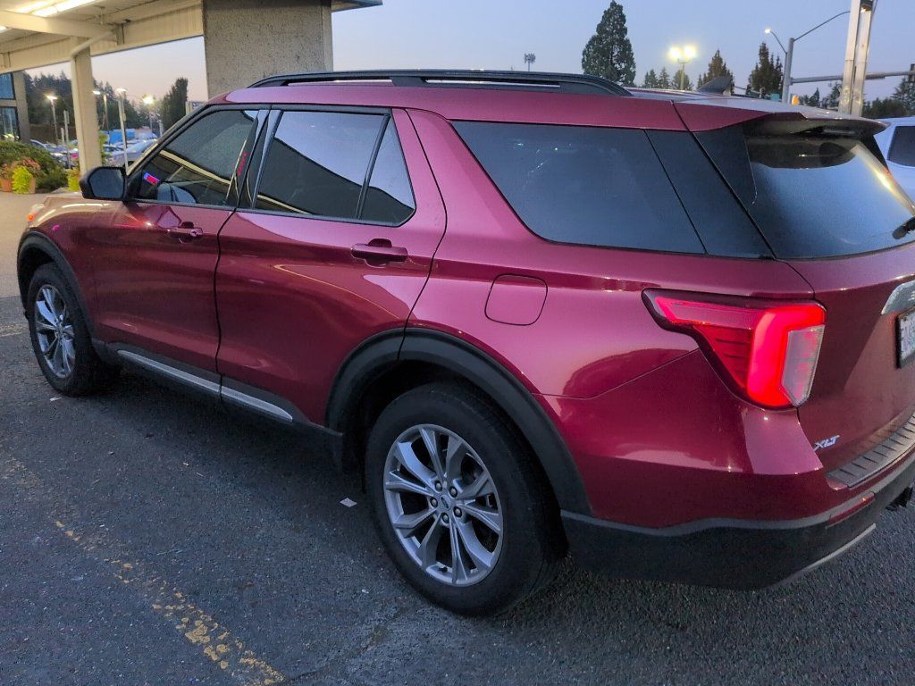 Used 2021 Ford Explorer XLT w/ Equipment Group 202A AWD/4WD image 6