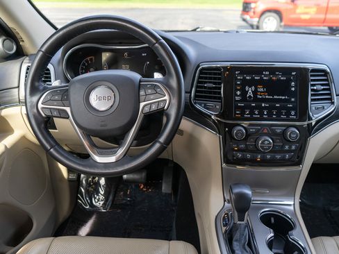 Used 2021 Jeep Grand Cherokee Limited w/ Luxury Group II AWD/4WD image 13