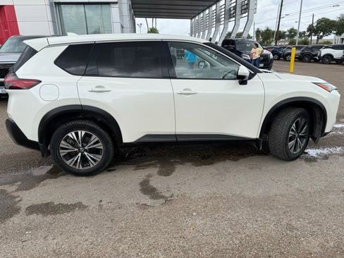 Certified 2021 Nissan Rogue SV image 8