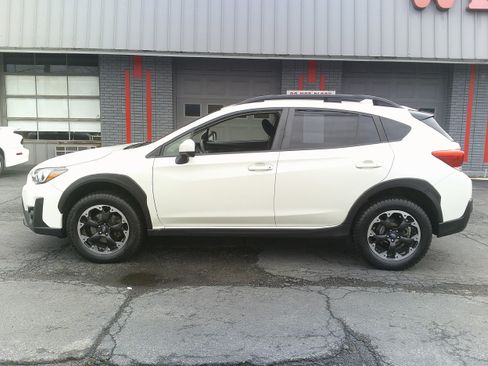 Used 2021 Subaru Crosstrek 2.0i Premium AWD/4WD image 2