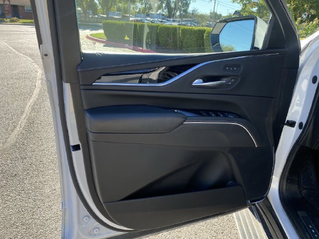 Used 2023 Cadillac Escalade ESV V w/ LPO, ONYX Package AWD/4WD image 20