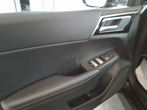 Used 2024 Mitsubishi Outlander SE image 12