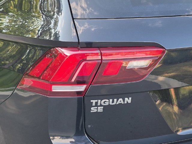 Used 2021 Volkswagen Tiguan SE R-Line AWD/4WD image 21