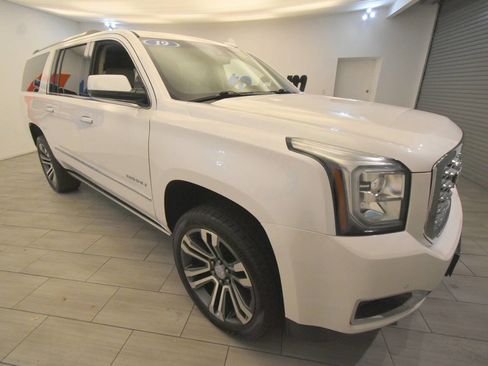 Used 2019 GMC Yukon XL Denali w/ Denali Ultimate Package image 7