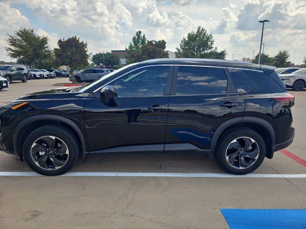 Certified 2024 Nissan Rogue SV w/ SV Premium Package FWD image 6