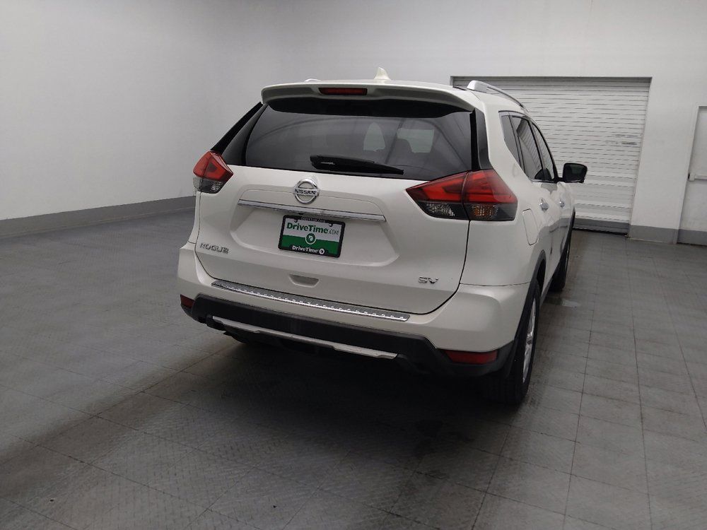 Used 2017 Nissan Rogue SV w/ SV Premium Package FWD image 7