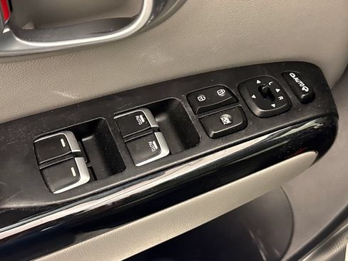 Used 2017 Kia Soul + w/ Primo Package FWD image 20