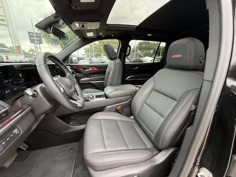 Used 2024 Chevrolet Traverse Z71 AWD/4WD image 28