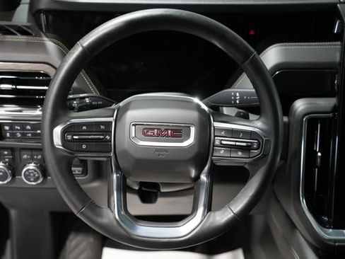 Used 2025 GMC Yukon Elevation w/ Elevation Premium Package AWD/4WD image 19