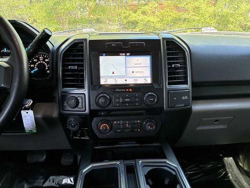 Used 2017 Ford F150 XLT w/ Equipment Group 302A Luxury AWD/4WD image 11