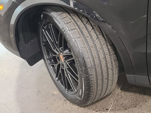 New 2026 Porsche Cayenne image 33
