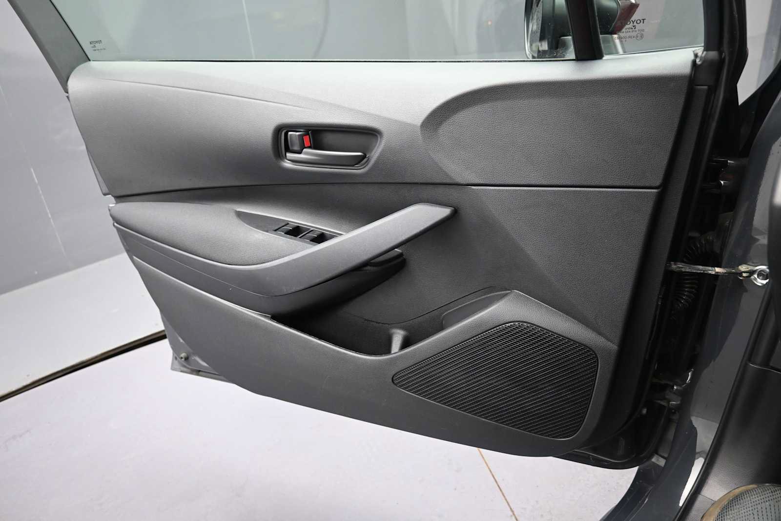 Used 2024 Toyota Corolla LE FWD image 11