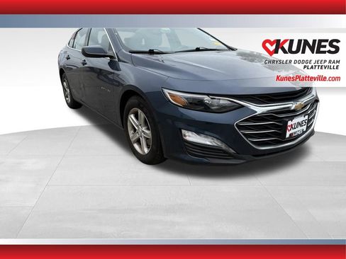 Used 2022 Chevrolet Malibu LT FWD image 1
