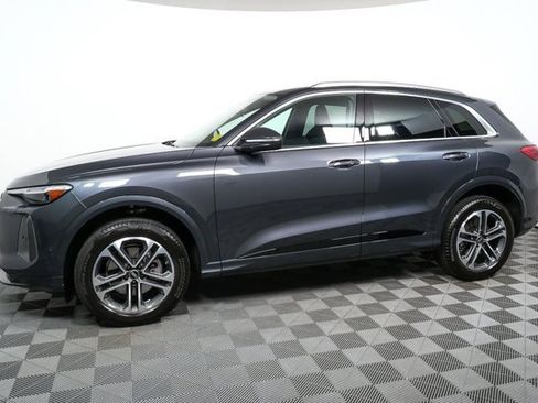 Certified 2025 Audi Q5 Premium Plus w/ Premium Plus image 32