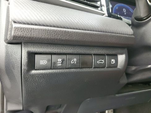Used 2025 Toyota Camry SE FWD image 16