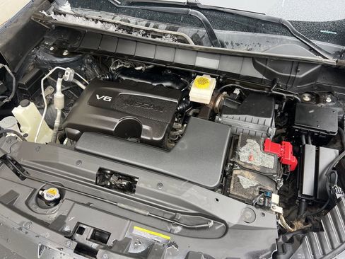 Used 2022 Nissan Pathfinder SV image 29