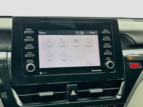Used 2022 Toyota Camry LE FWD image 9