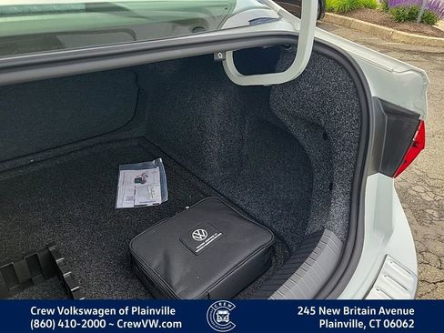 Certified 2023 Volkswagen Jetta SE w/ Panoramic Sunroof Package FWD image 53